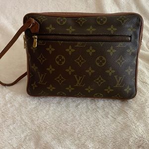 Authentic Louis Vuitton Vintage Clutch